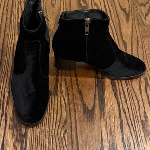 Italian VERO CUOIO Elegant Black Velvet Women's Ankle Boots